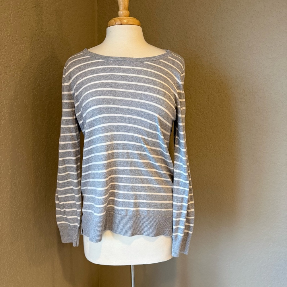 Old Navy Gray and White Striped Knit Top Large